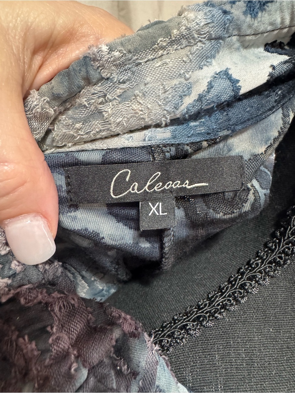 Caleesa XL Blue Black Burnout Velvet Tunic Top Artsy Boho Quarter Zip - Picture 7 of 10